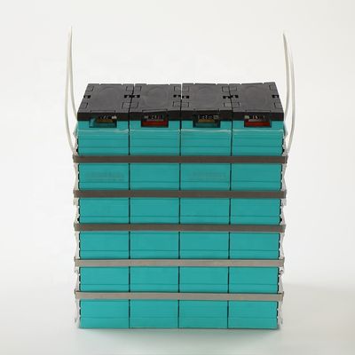 Buen precio 3.2V recargable 200Ah Li Ion Battery prismático en línea